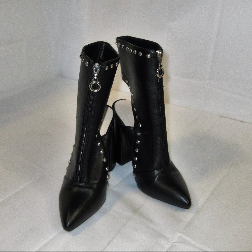 Wild Diva Lounge Womens Open Back Block Heel Studded Booties Size 6.5 Black